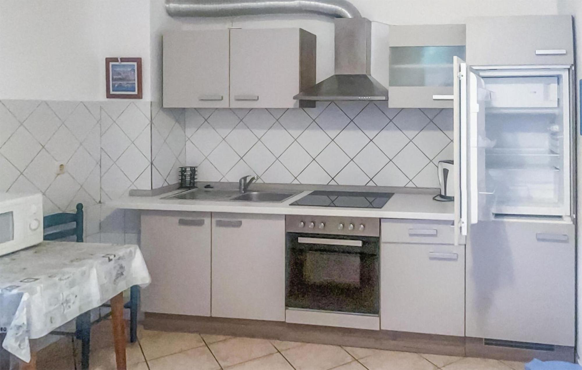 Awesome Apartment In Njivice With Kitchen Exteriör bild
