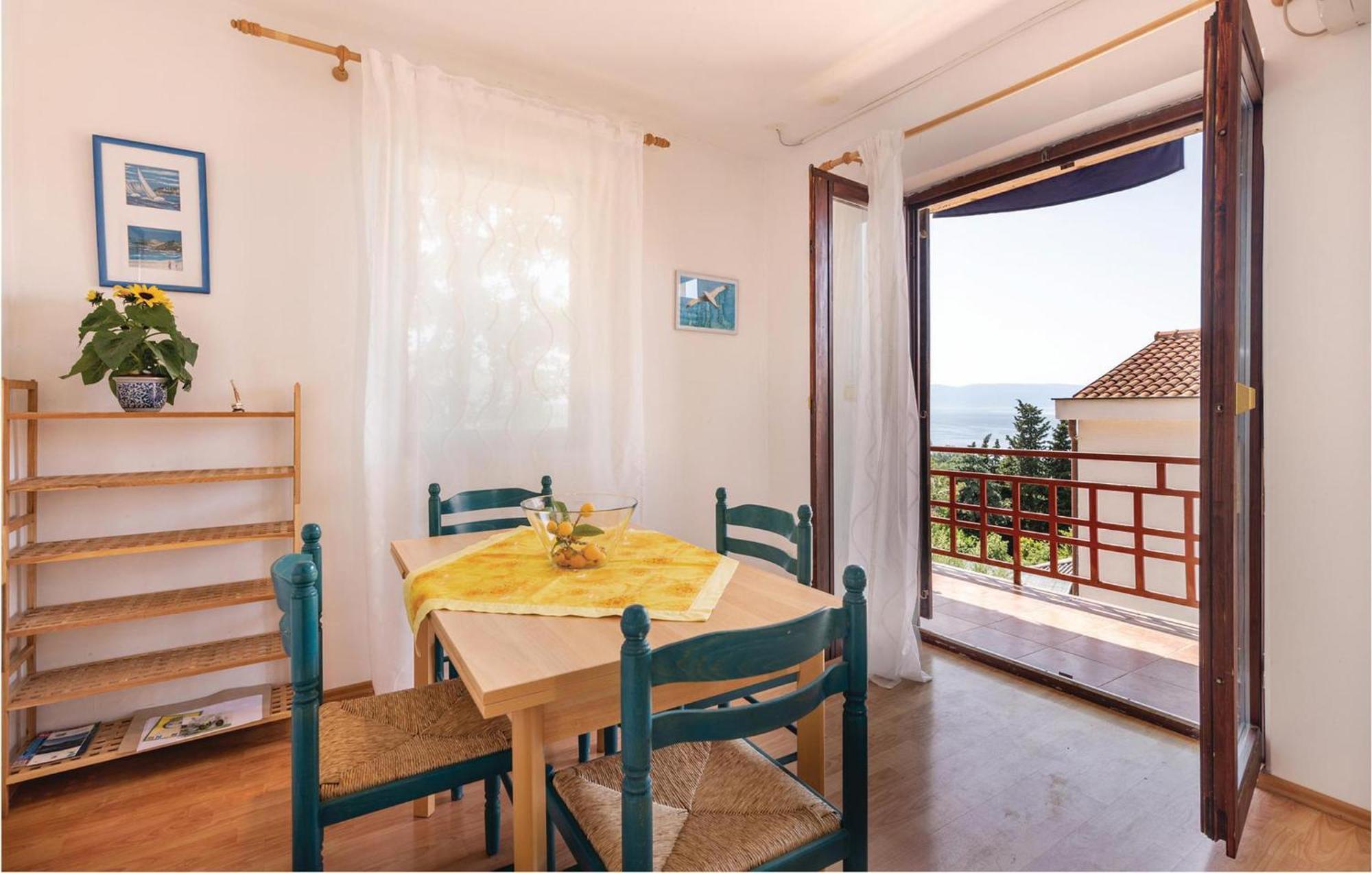 Awesome Apartment In Njivice With Kitchen Exteriör bild